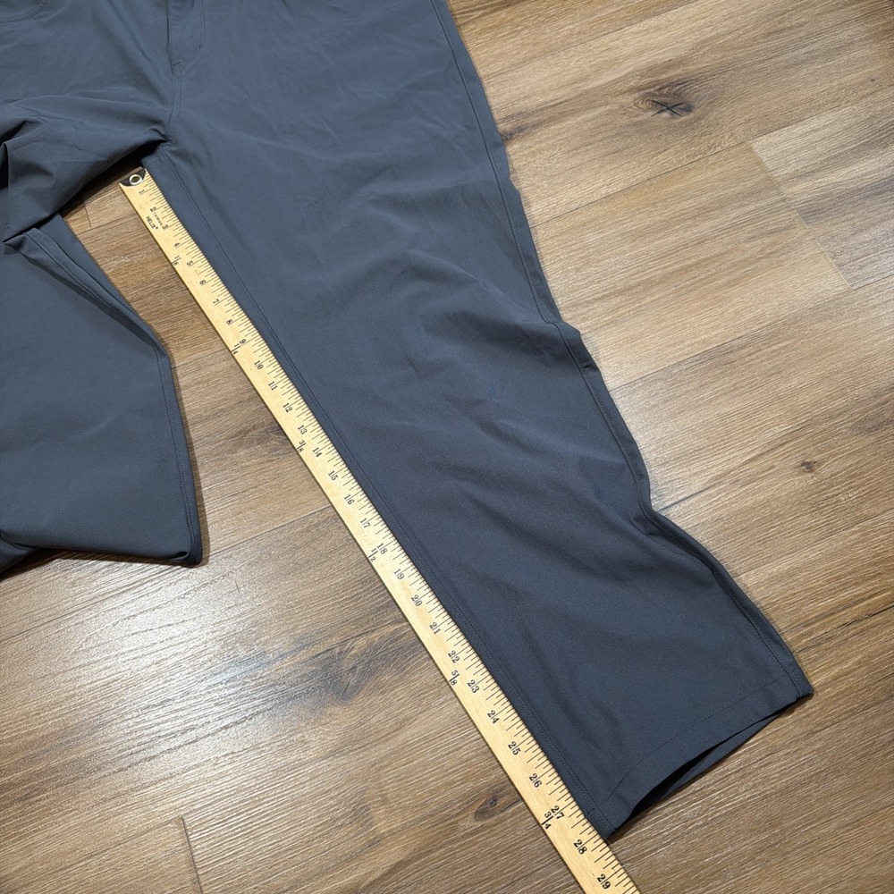VUORI Meta Pant Men's 38 x 28" Charcoal Grey V430 Performance Athletic Chino - Picture 6 of 9